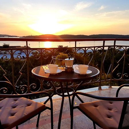 شقة App Obrovac In The Centre - With Amazing Sea View! بولا المظهر الخارجي الصورة
